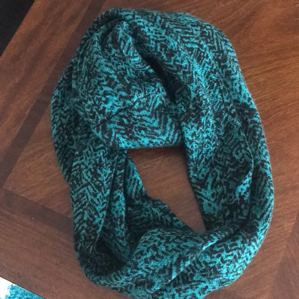 Michael Kor’s infinity scarf